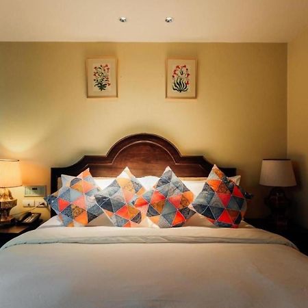 Sheik Istana Hotel Chiangmal Chiang Mai Bagian luar foto