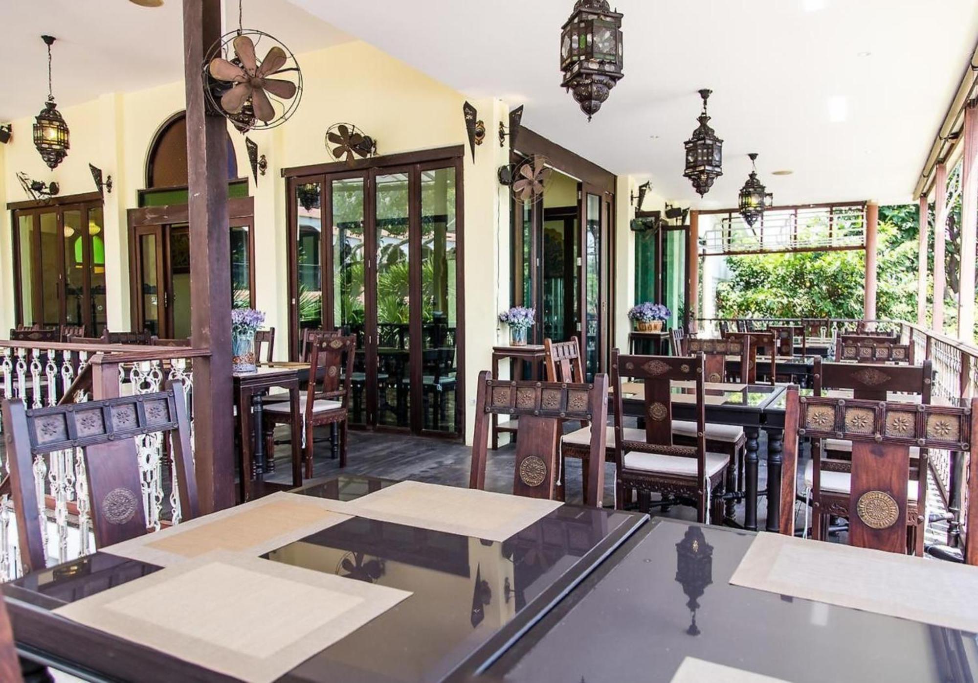 Sheik Istana Hotel Chiangmal Chiang Mai Bagian luar foto