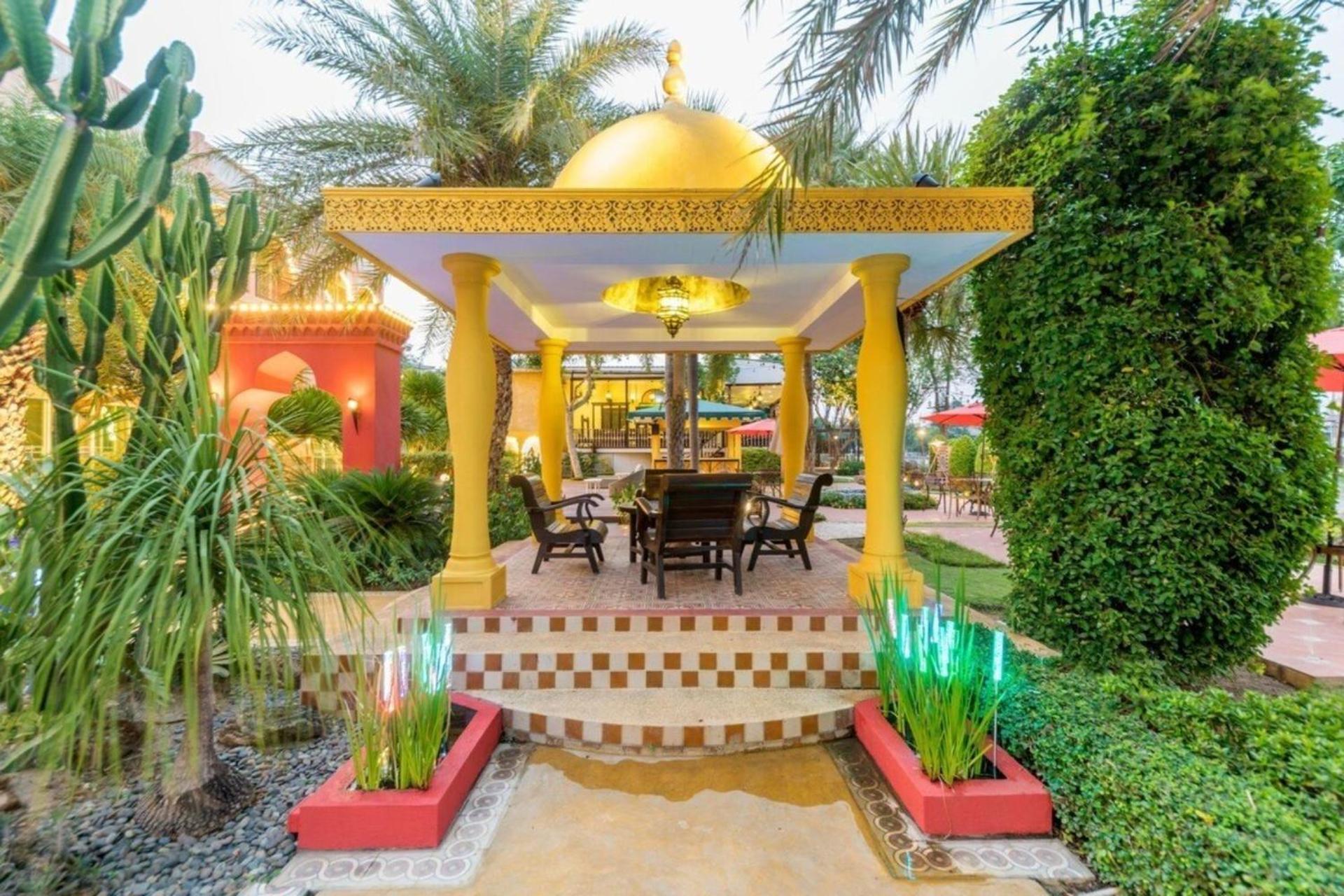 Sheik Istana Hotel Chiangmal Chiang Mai Bagian luar foto