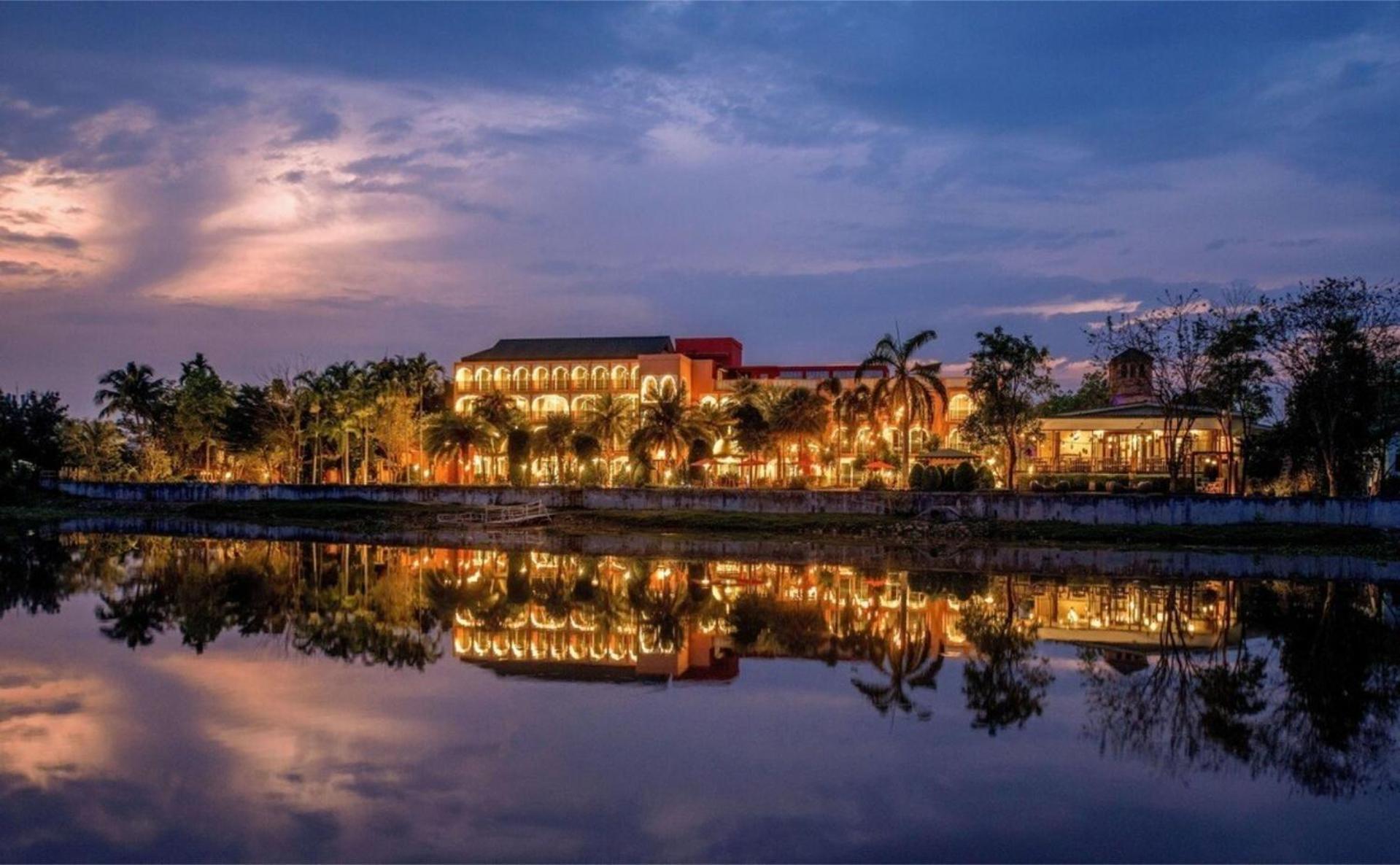 Sheik Istana Hotel Chiangmal Chiang Mai Bagian luar foto