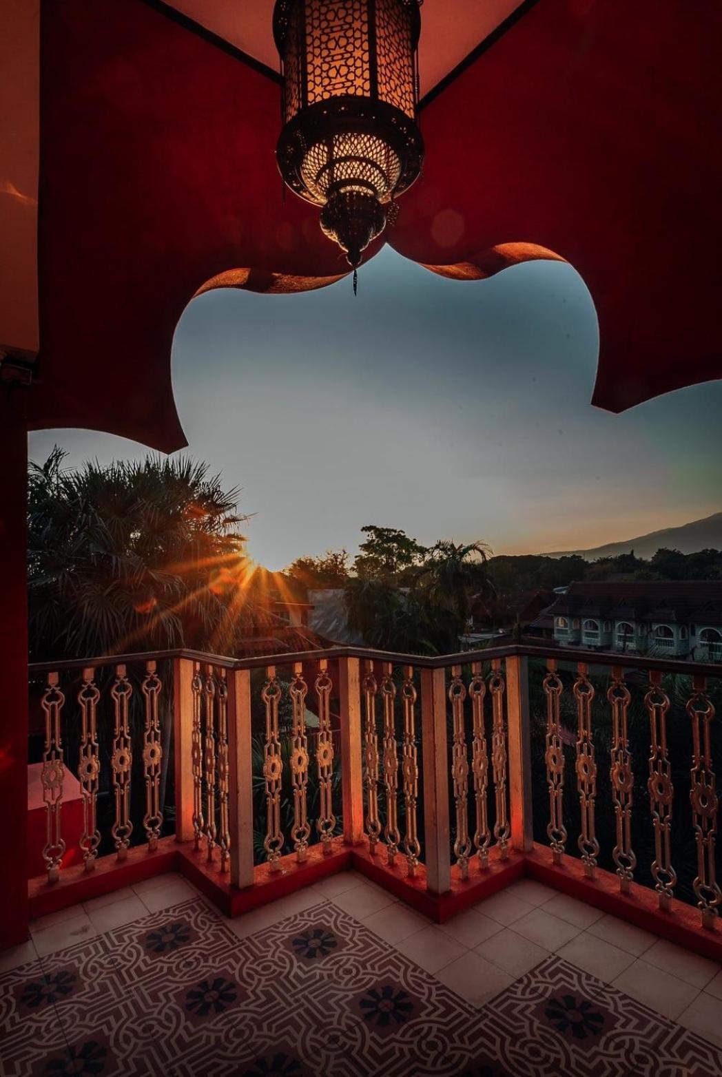 Sheik Istana Hotel Chiangmal Chiang Mai Bagian luar foto